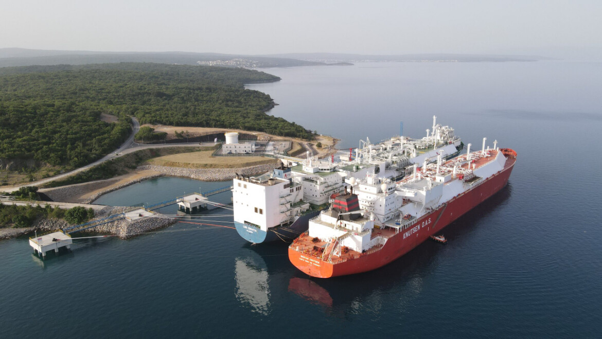 LNG carrier Sestao Knutsen